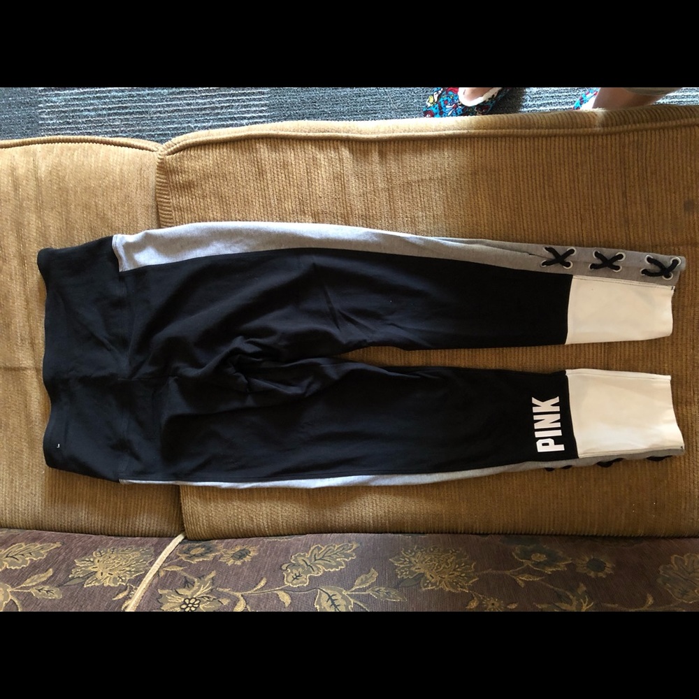 VS Pink Cropped leggings size Small